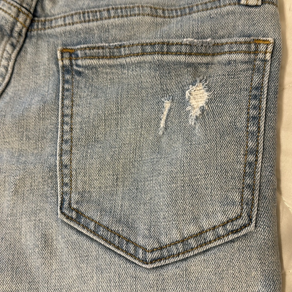Gap High Rise 4” Denim Short - Picture 3 of 5